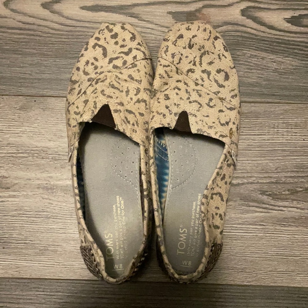 Toms size 8